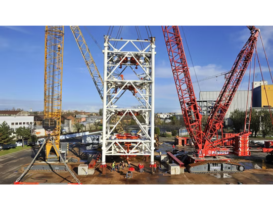 J-Lay Stinger - Pipelay Vessel Towers